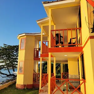 Quarto em Acomodações Particulares Y Restaurante Miss Elma, Fresh Water Bay